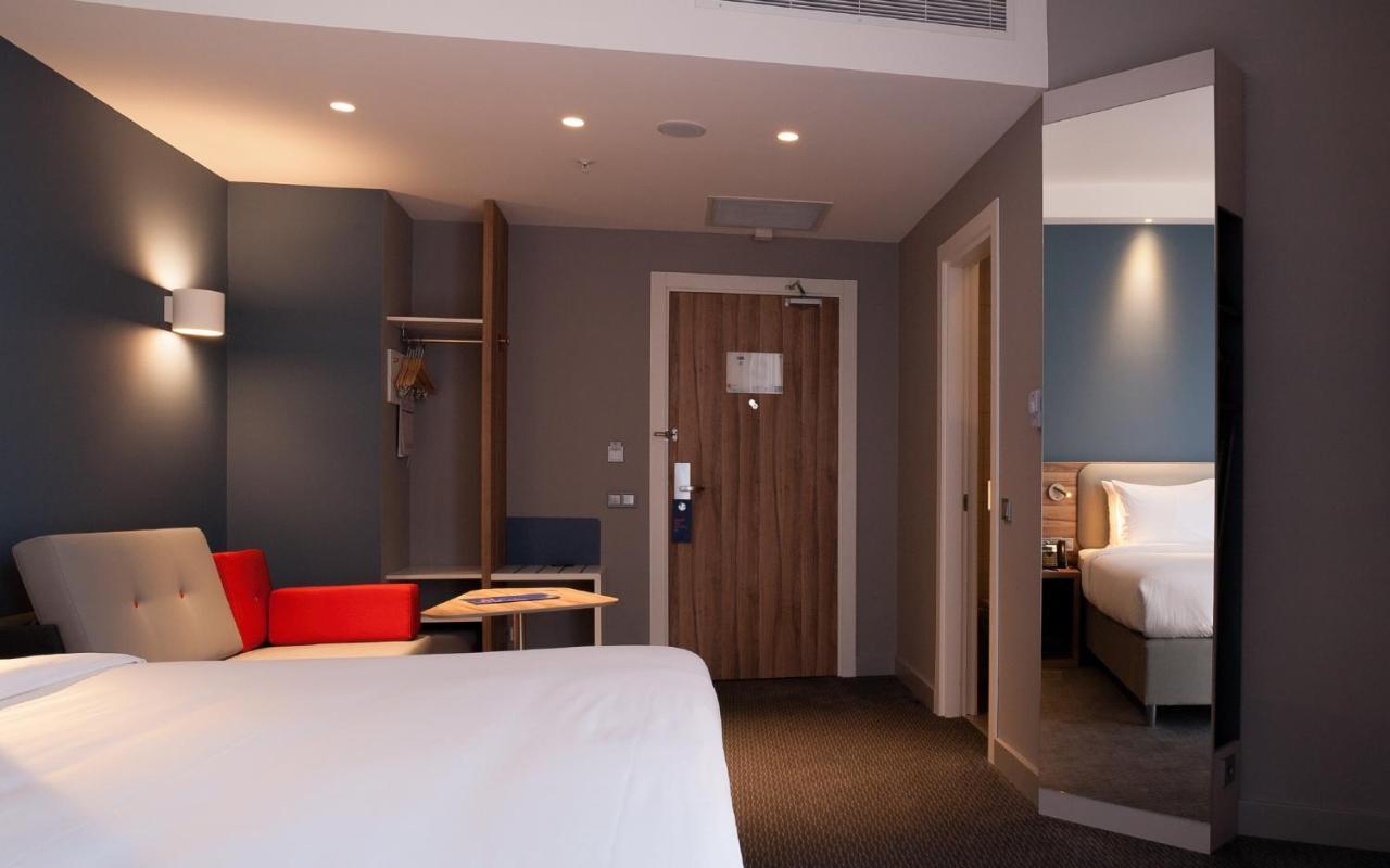 Holiday Inn Express Tbilisi Avlabari By Ihg Kültér fotó